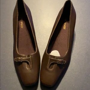 Woman’s Liz Baker Leather pumps Size 8m